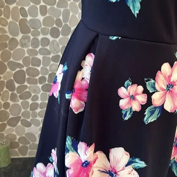 Monteau navy blue floral mini dress – size medium - Picture 4 of 7